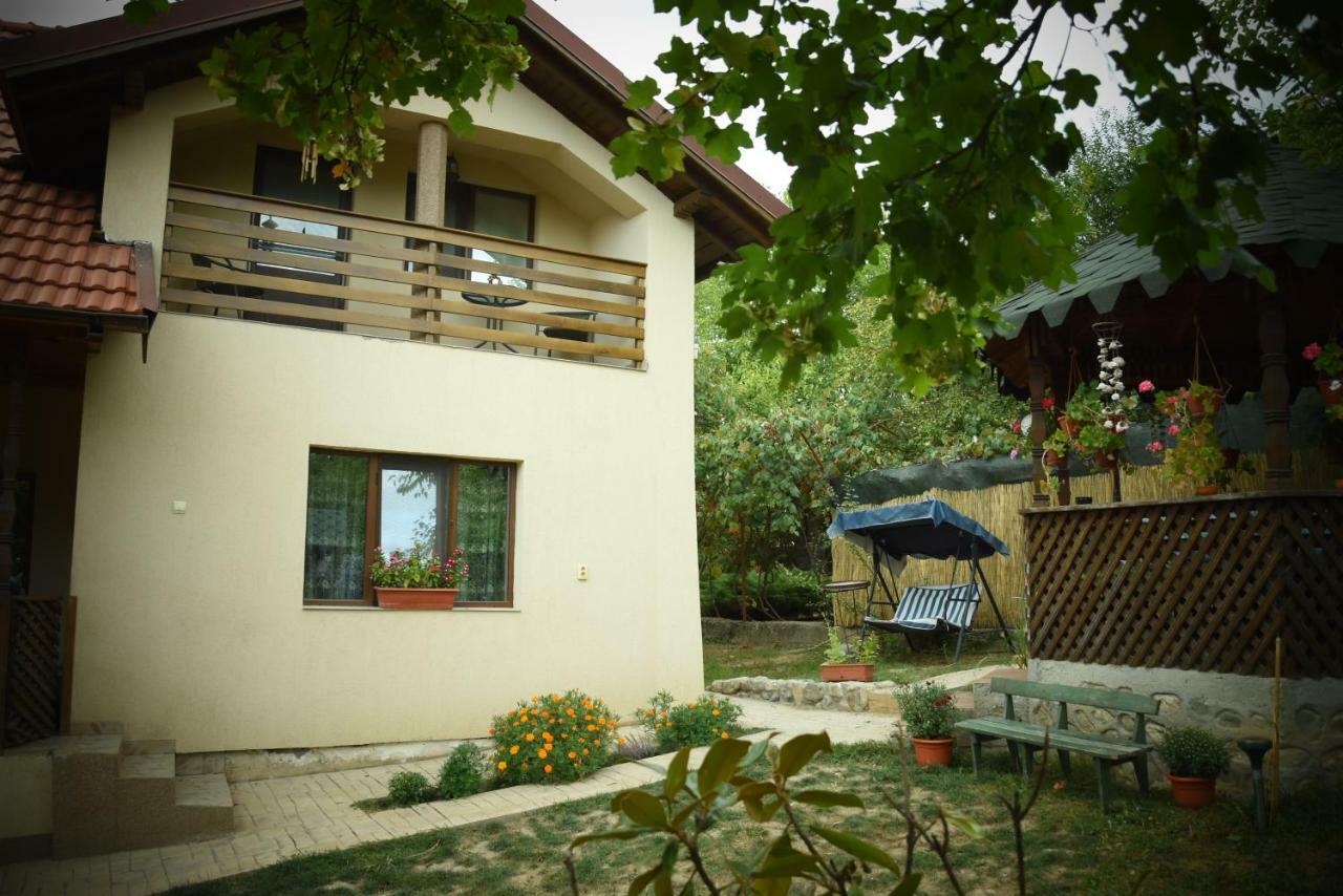 Casa Smeilor Хорезу Экстерьер фото